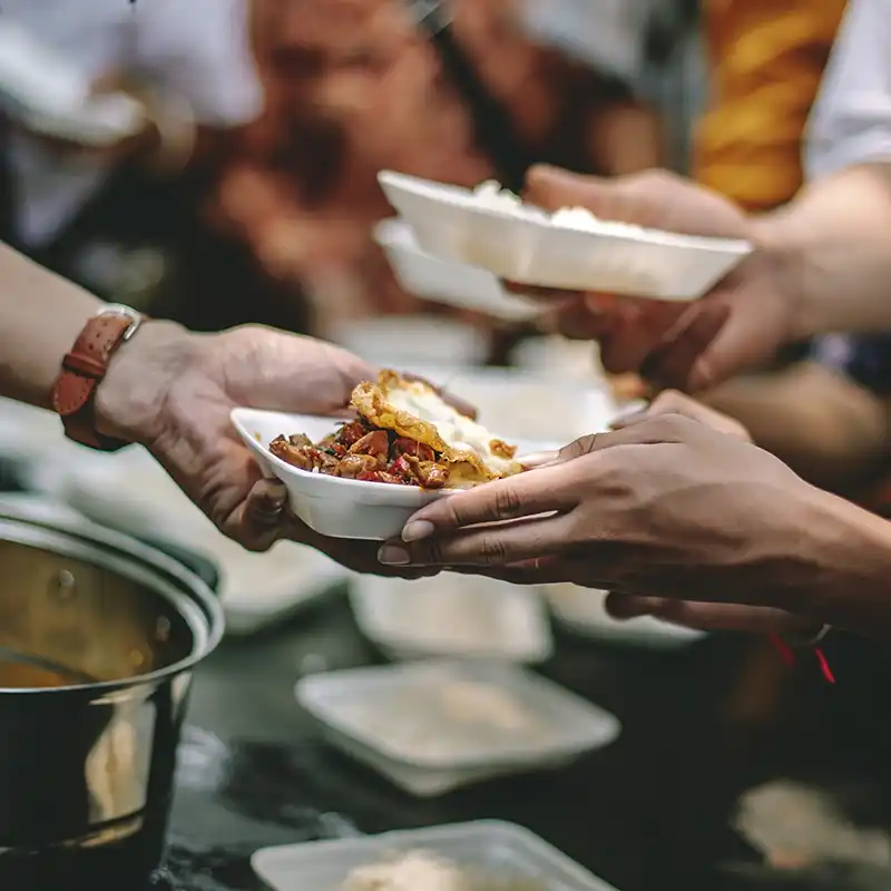 Serving hot food